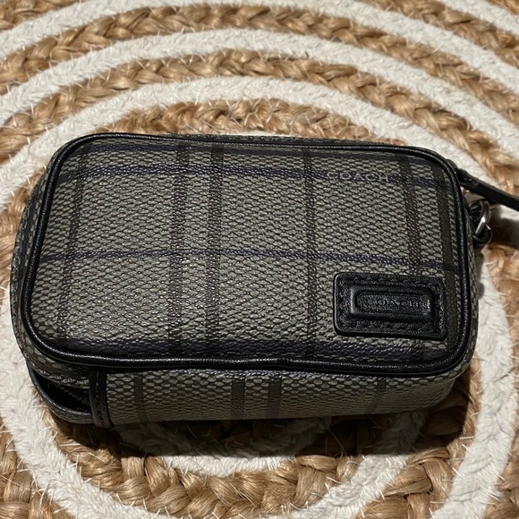 Coach Digital Camera Case - Picture 1 of 7